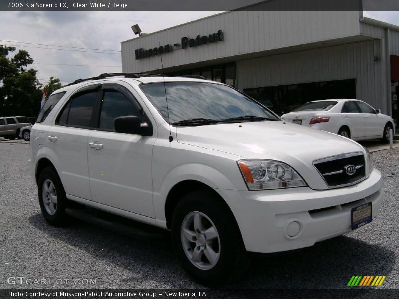 Clear White / Beige 2006 Kia Sorento LX