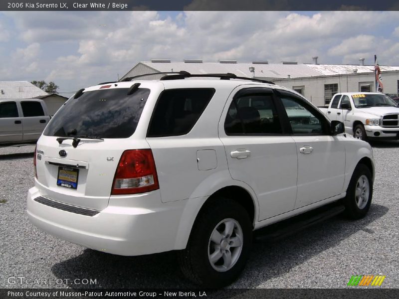 Clear White / Beige 2006 Kia Sorento LX