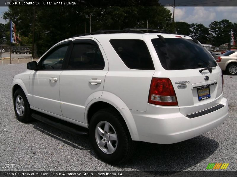 Clear White / Beige 2006 Kia Sorento LX