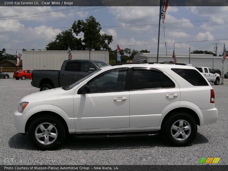 Clear White / Beige 2006 Kia Sorento LX