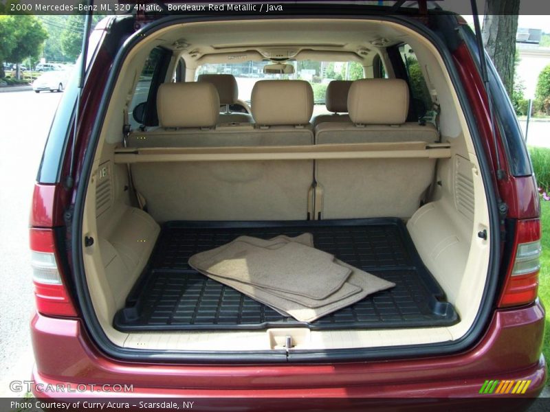 Bordeaux Red Metallic / Java 2000 Mercedes-Benz ML 320 4Matic