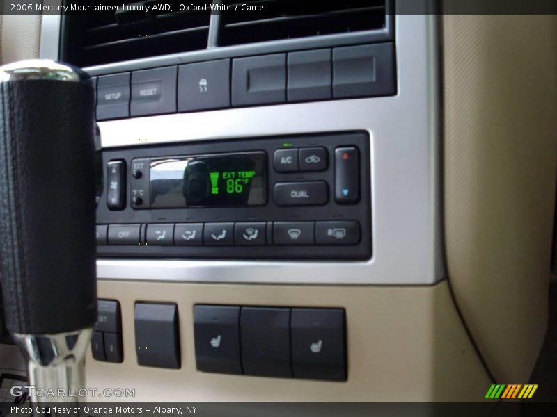 Oxford White / Camel 2006 Mercury Mountaineer Luxury AWD