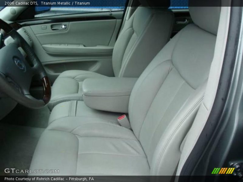 Titanium Metallic / Titanium 2006 Cadillac DTS