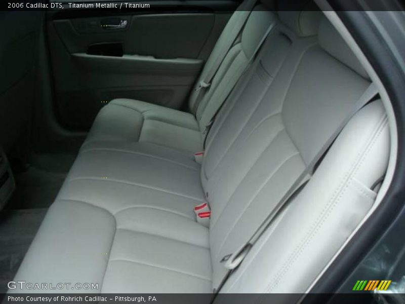 Titanium Metallic / Titanium 2006 Cadillac DTS
