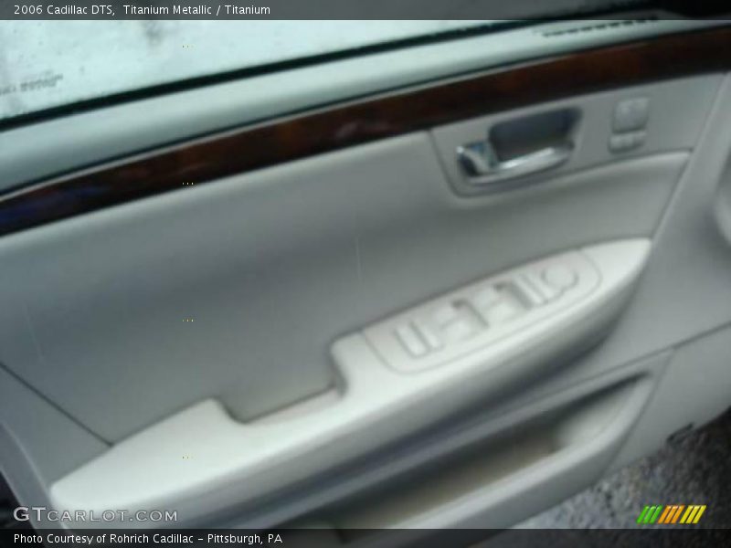 Titanium Metallic / Titanium 2006 Cadillac DTS