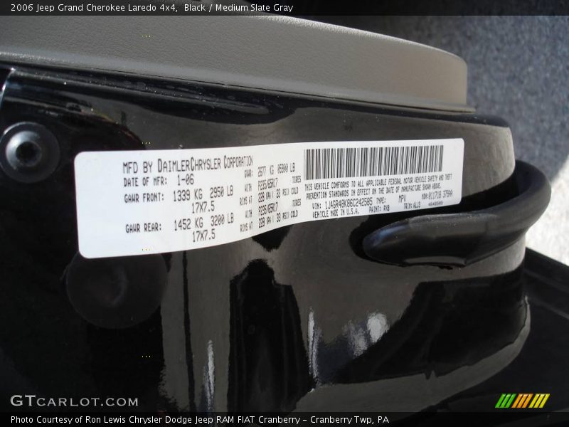 Black / Medium Slate Gray 2006 Jeep Grand Cherokee Laredo 4x4
