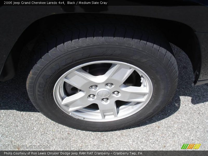 Black / Medium Slate Gray 2006 Jeep Grand Cherokee Laredo 4x4