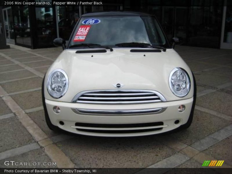 Pepper White / Panther Black 2006 Mini Cooper Hardtop