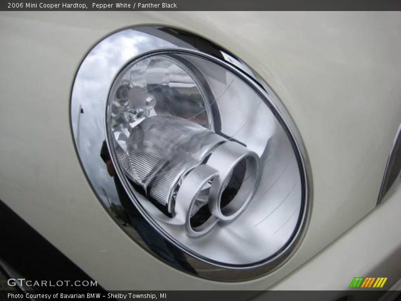 Pepper White / Panther Black 2006 Mini Cooper Hardtop
