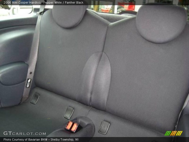 Pepper White / Panther Black 2006 Mini Cooper Hardtop