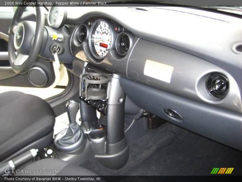Pepper White / Panther Black 2006 Mini Cooper Hardtop