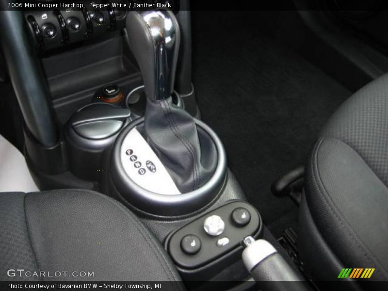 Pepper White / Panther Black 2006 Mini Cooper Hardtop