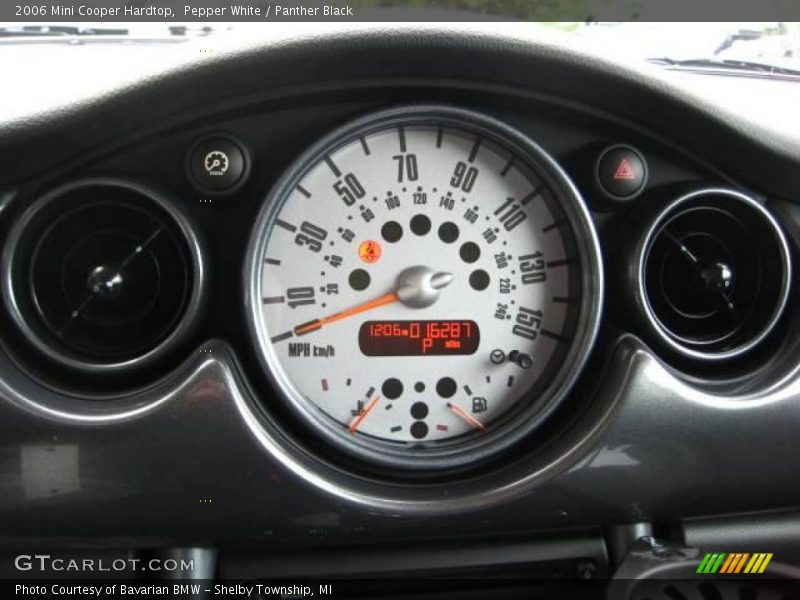 Pepper White / Panther Black 2006 Mini Cooper Hardtop