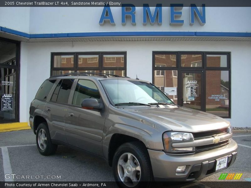 Sandstone Metallic / Ebony 2005 Chevrolet TrailBlazer LT 4x4