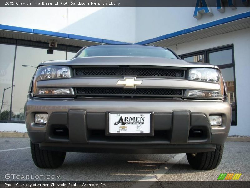 Sandstone Metallic / Ebony 2005 Chevrolet TrailBlazer LT 4x4