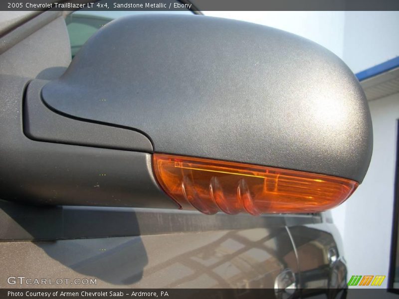 Sandstone Metallic / Ebony 2005 Chevrolet TrailBlazer LT 4x4