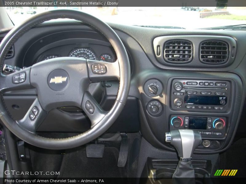 Sandstone Metallic / Ebony 2005 Chevrolet TrailBlazer LT 4x4