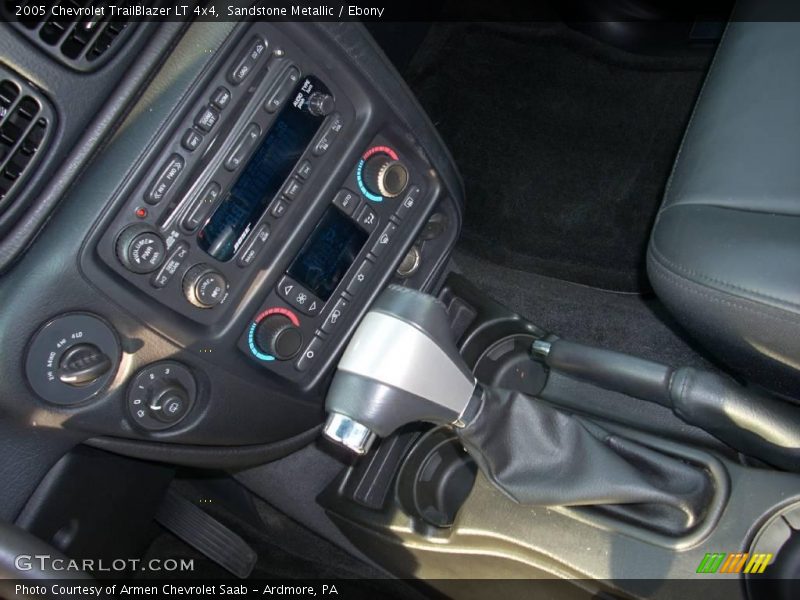 Sandstone Metallic / Ebony 2005 Chevrolet TrailBlazer LT 4x4