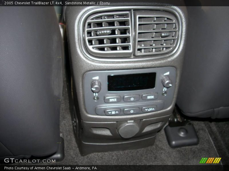 Sandstone Metallic / Ebony 2005 Chevrolet TrailBlazer LT 4x4