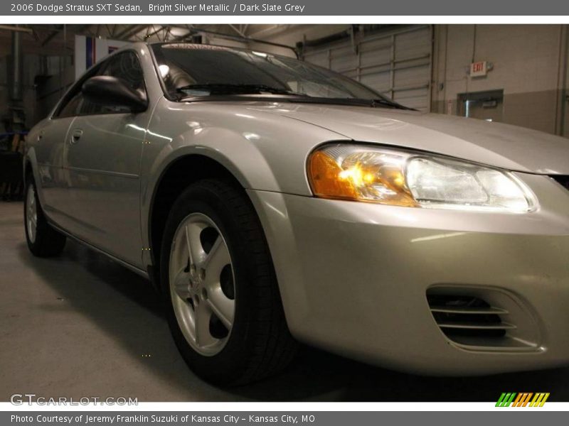 Bright Silver Metallic / Dark Slate Grey 2006 Dodge Stratus SXT Sedan