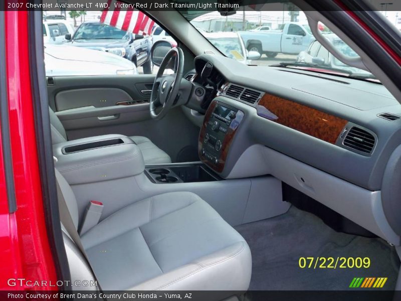 Victory Red / Dark Titanium/Light Titanium 2007 Chevrolet Avalanche LT 4WD