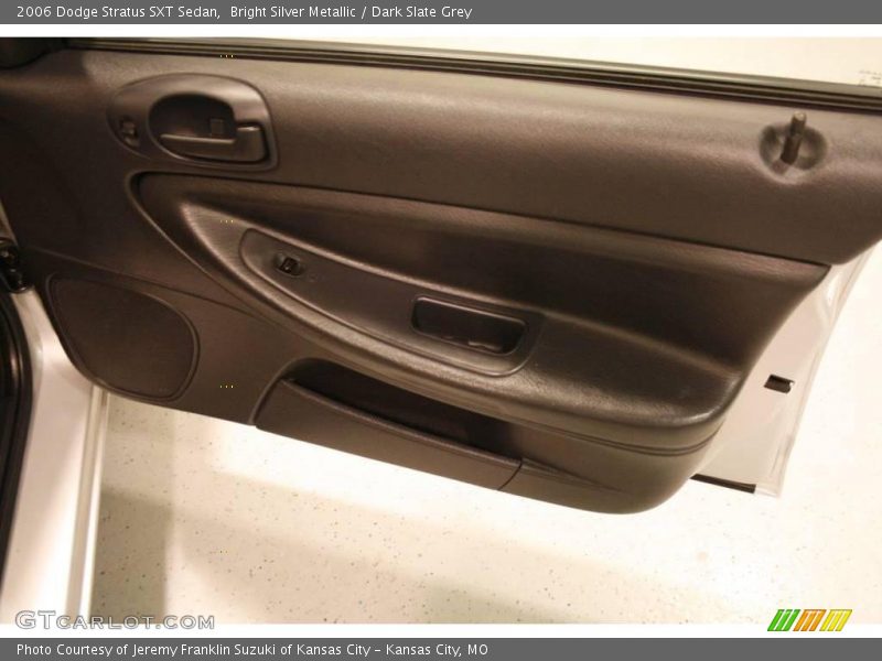 Bright Silver Metallic / Dark Slate Grey 2006 Dodge Stratus SXT Sedan
