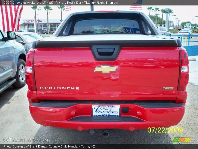 Victory Red / Dark Titanium/Light Titanium 2007 Chevrolet Avalanche LT 4WD