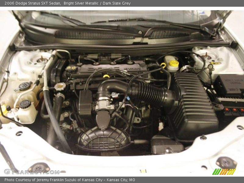 Bright Silver Metallic / Dark Slate Grey 2006 Dodge Stratus SXT Sedan