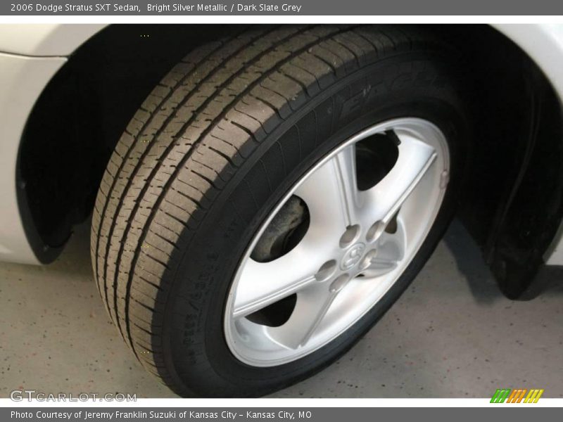 Bright Silver Metallic / Dark Slate Grey 2006 Dodge Stratus SXT Sedan