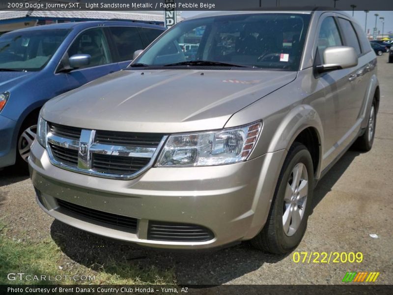 Light Sandstone Metallic / Pastel Pebble Beige 2009 Dodge Journey SXT