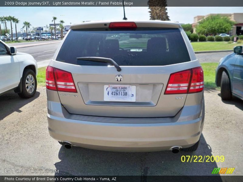 Light Sandstone Metallic / Pastel Pebble Beige 2009 Dodge Journey SXT