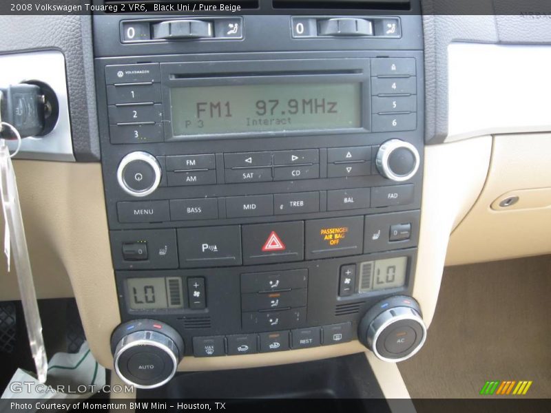 Black Uni / Pure Beige 2008 Volkswagen Touareg 2 VR6