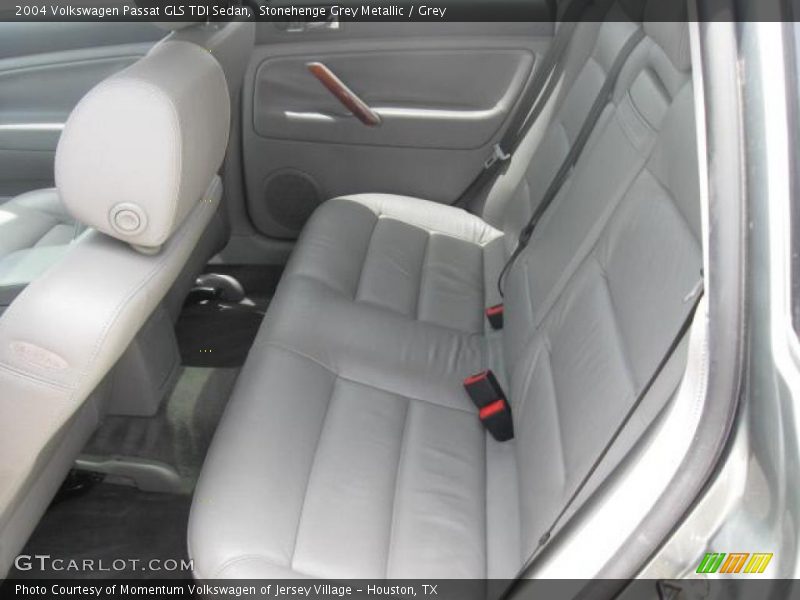 Stonehenge Grey Metallic / Grey 2004 Volkswagen Passat GLS TDI Sedan