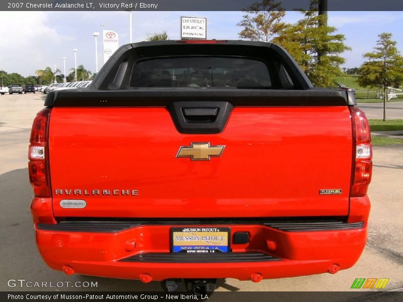 Victory Red / Ebony 2007 Chevrolet Avalanche LT