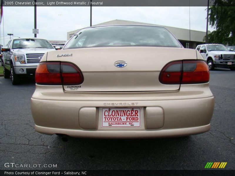 Light Driftwood Metallic / Neutral 2005 Chevrolet Classic