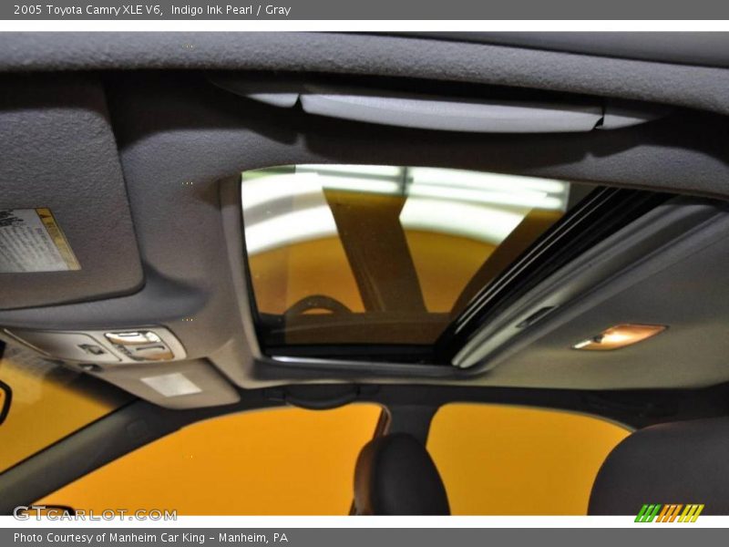 Indigo Ink Pearl / Gray 2005 Toyota Camry XLE V6