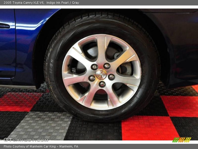 Indigo Ink Pearl / Gray 2005 Toyota Camry XLE V6