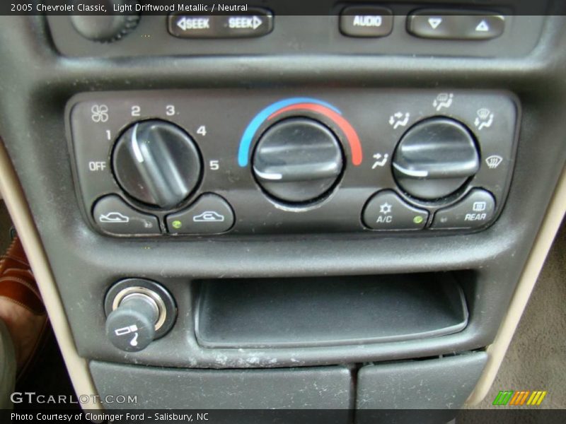 Light Driftwood Metallic / Neutral 2005 Chevrolet Classic
