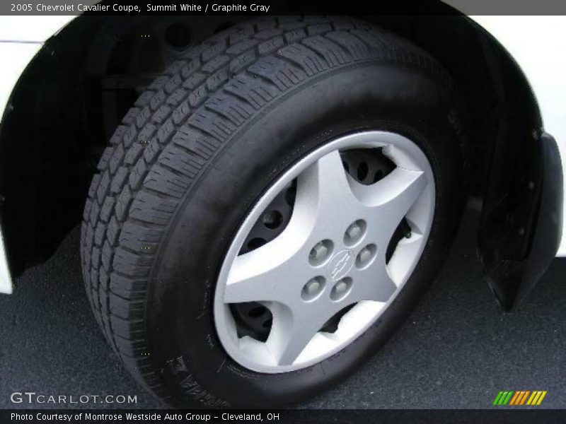Summit White / Graphite Gray 2005 Chevrolet Cavalier Coupe