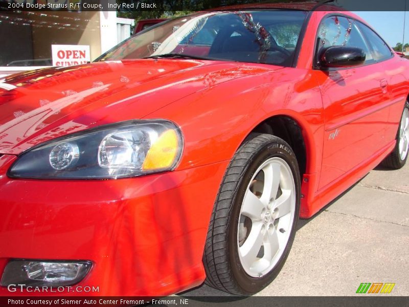 Indy Red / Black 2004 Dodge Stratus R/T Coupe