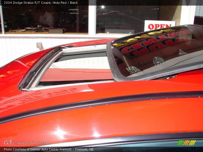 Indy Red / Black 2004 Dodge Stratus R/T Coupe