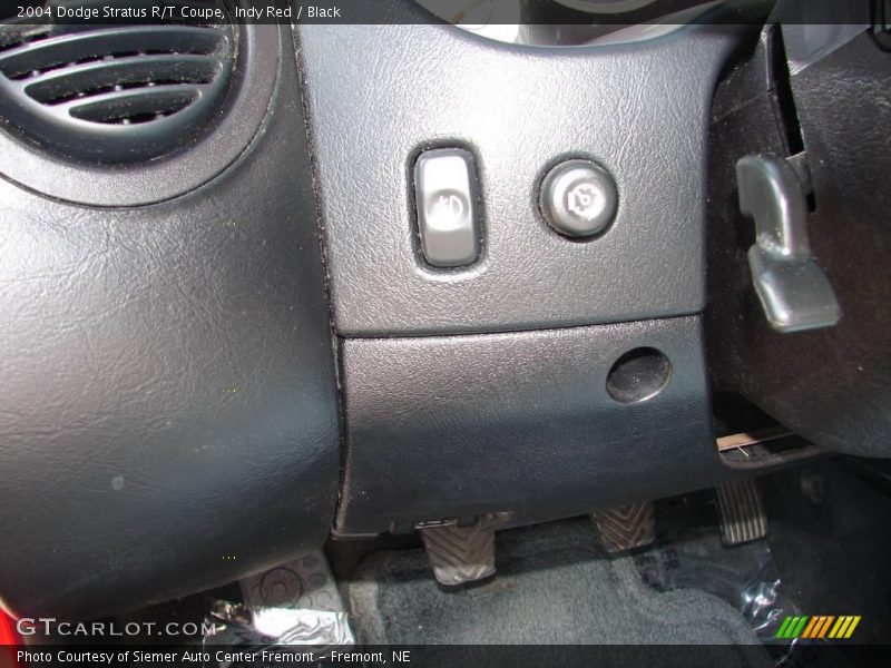 Indy Red / Black 2004 Dodge Stratus R/T Coupe