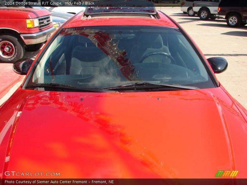 Indy Red / Black 2004 Dodge Stratus R/T Coupe