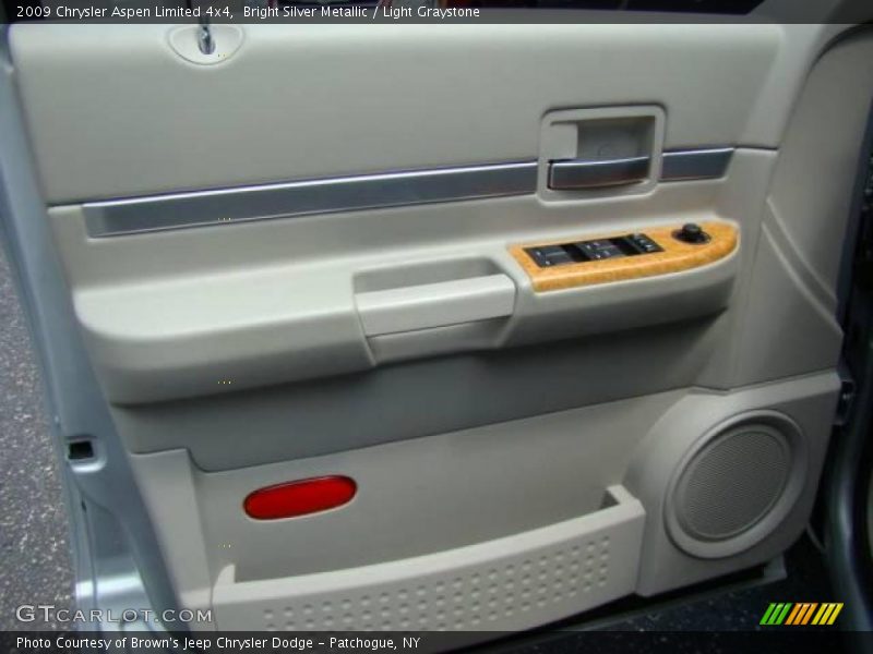 Bright Silver Metallic / Light Graystone 2009 Chrysler Aspen Limited 4x4