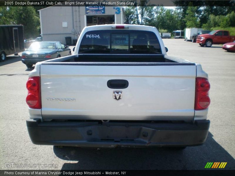 Bright Silver Metallic / Medium Slate Gray 2005 Dodge Dakota ST Club Cab