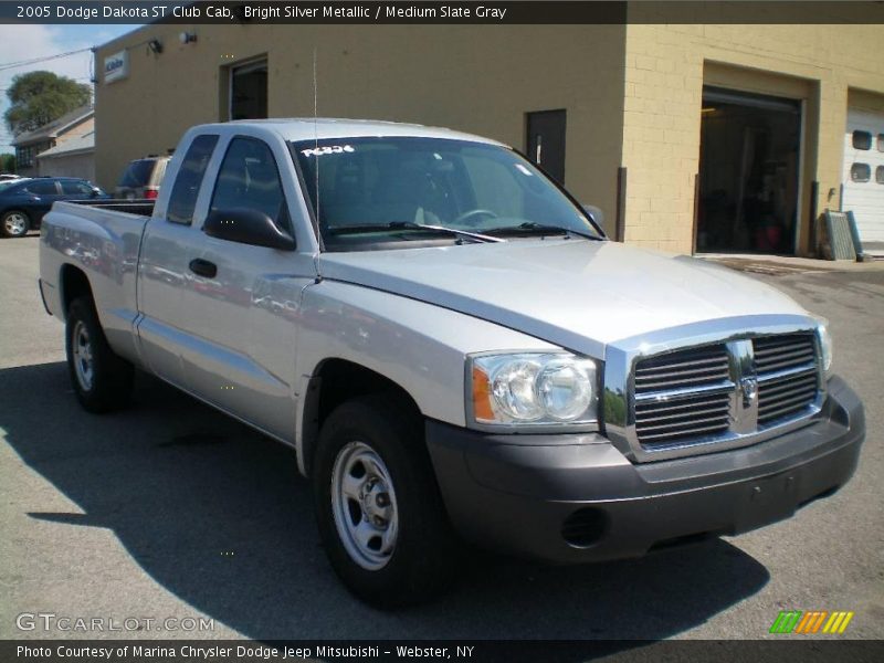 Bright Silver Metallic / Medium Slate Gray 2005 Dodge Dakota ST Club Cab