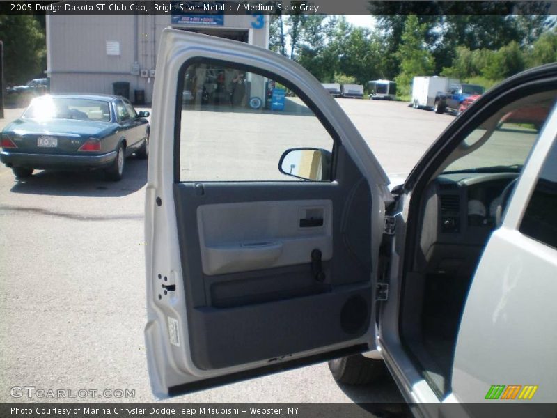 Bright Silver Metallic / Medium Slate Gray 2005 Dodge Dakota ST Club Cab