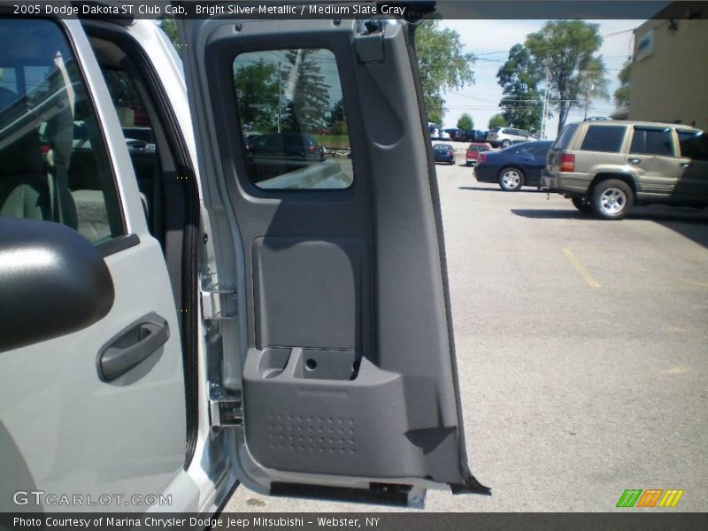 Bright Silver Metallic / Medium Slate Gray 2005 Dodge Dakota ST Club Cab