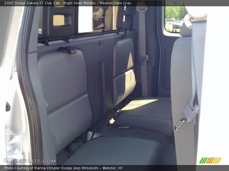 Bright Silver Metallic / Medium Slate Gray 2005 Dodge Dakota ST Club Cab
