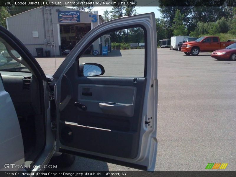 Bright Silver Metallic / Medium Slate Gray 2005 Dodge Dakota ST Club Cab
